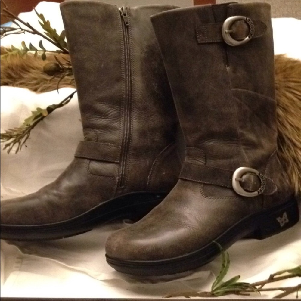 Alegria Grey Boots